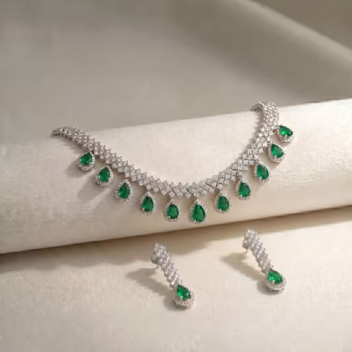 Lumina Emerald & Zircon Bridal Neckless Set Real Pearl Gold Plated 925 Silver - view 1